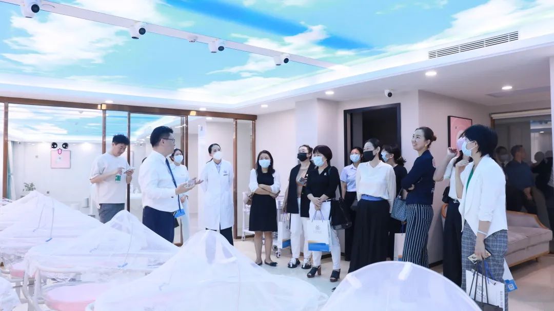 東莞東華醫院舉辦高端醫療服務交流會，聚焦醫療美容新趨勢